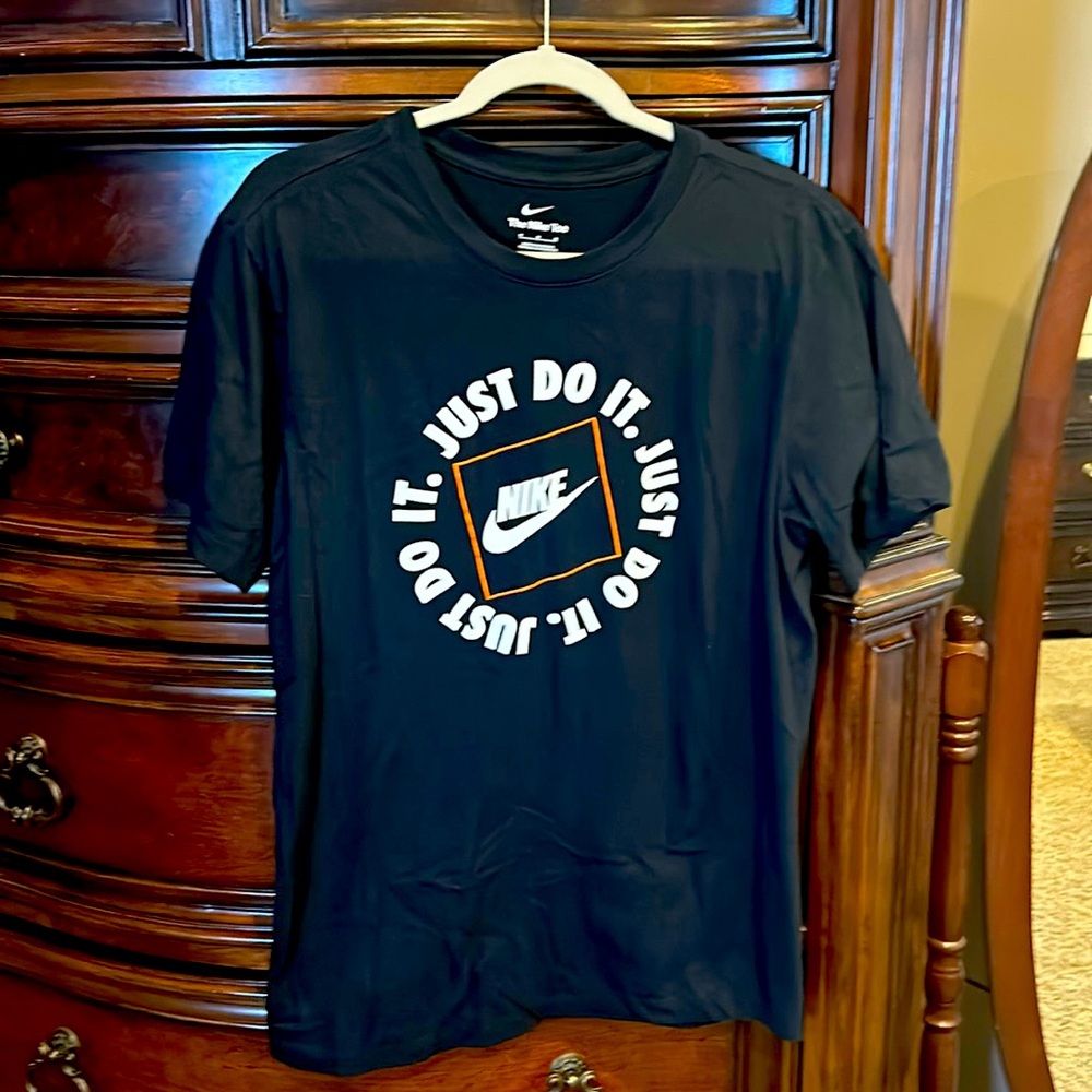 Black Nike T-shirt